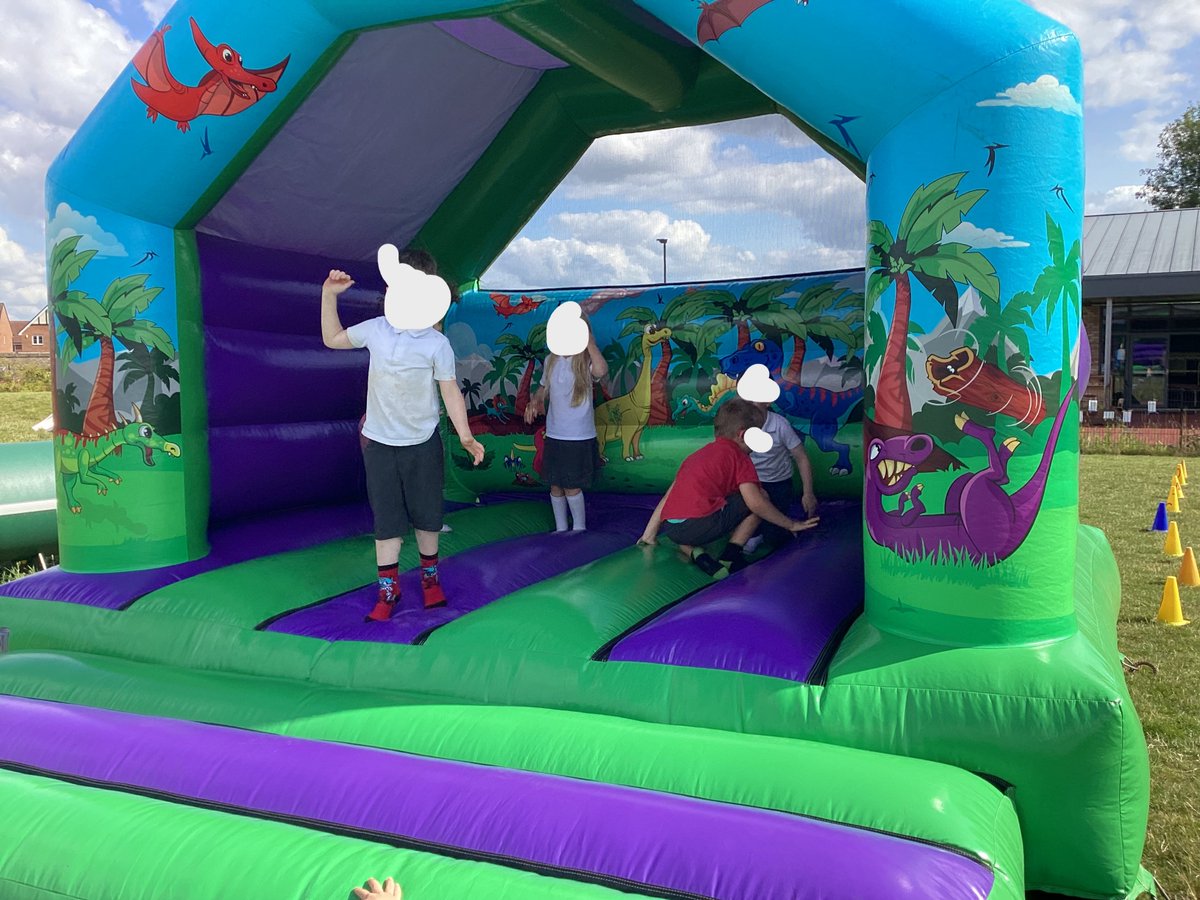 RosecroftPri's tweet photo. Bit of a late post, but. Wrapcare enjoyed fun on the bouncy castle &amp; outdoor games kindly supplied by Kathryn's Kastles &amp; Soft Play on their last week of term. We also had pizza &amp; icecream, safe to say an enjoyable evening for all. Big thankyou to Kathryn for coming along :) https://t.co/eyf6ERdpdz