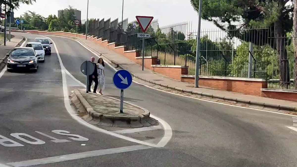 osintel101's tweet photo. #BREAKING The #Spanish judge #Peinado arrived at #Moncloa Palace IVO #Madrid for statement from Prime Minister #Sanchez in connection with influence peddling/corruption allegations case against his wife. #Europe 🔎

SOURCE(S): https://t.co/oSzB6DHRC2 &amp; https://t.co/32QxAUvGaY https://t.co/YGpBNEKrFg