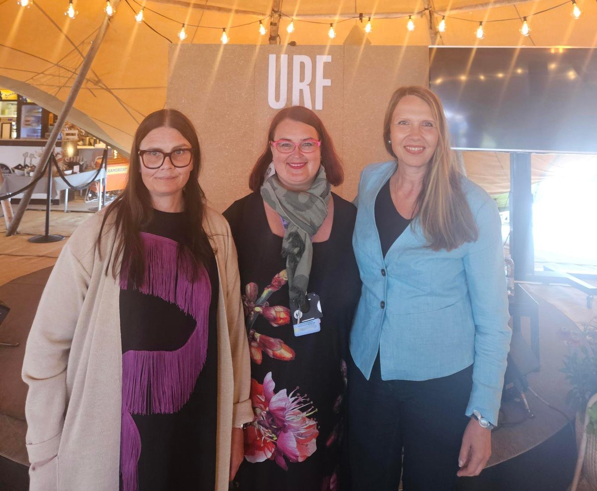 Tänään oli ilo moderoida Keravan #URF ammattilaisaamua teemoina Uuden ajan kaupungit&amp;vihreä siirtymä. Päivän kirjain oli Aleksi Rastaan lanseeraama P=pehmeys, polte ja polku. Organisaattoreina 3 Piaa. <a href="/PiaSjoroos/">Pia Sjöroos</a>  <a href="/pialohikoski/">PL</a> Hyvää yhteistyötä paremman tulevaisuuden puolesta!