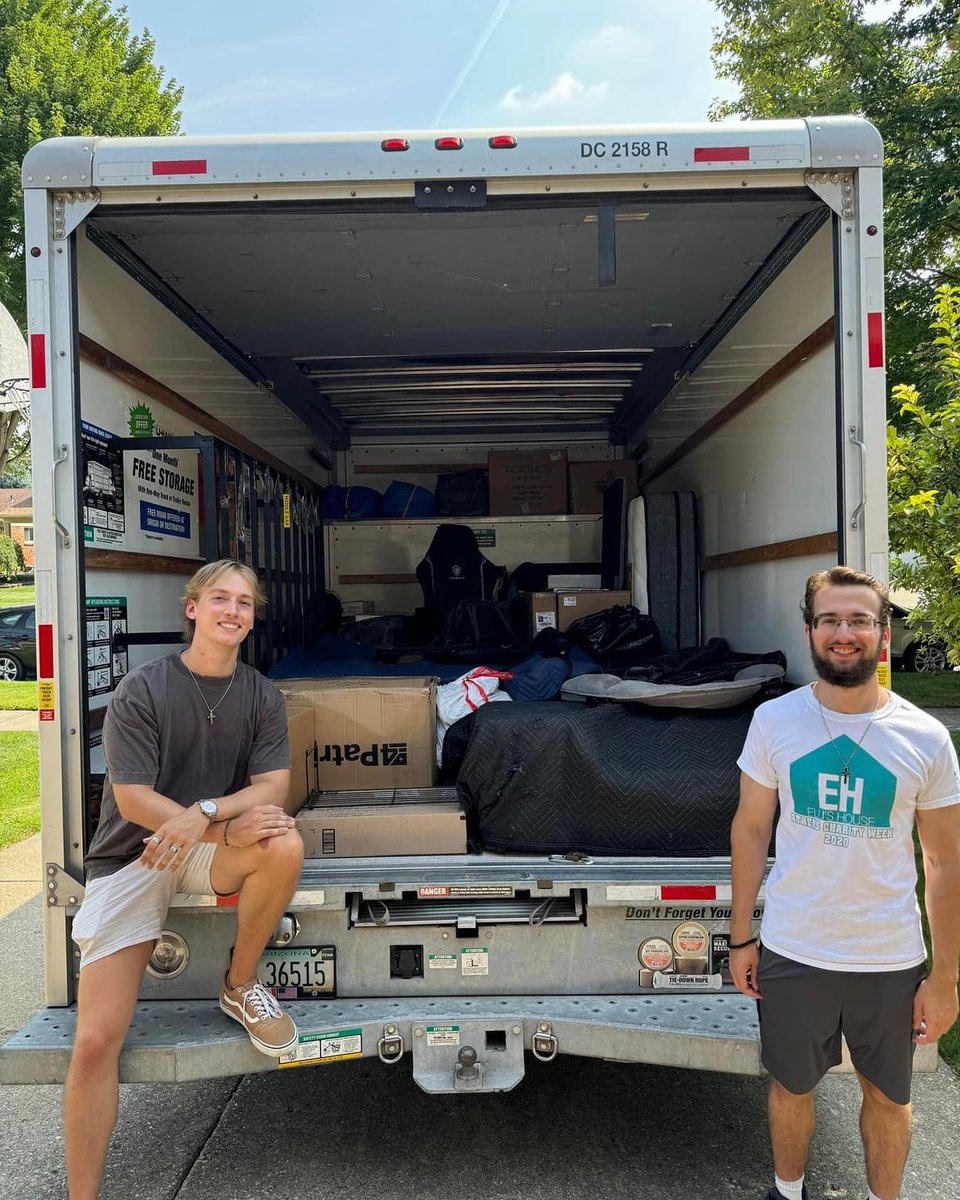 jack_youngblood's tweet photo. Dear Michigan, thank you for raising me!

It’s time for my next chapter in life, my brother’s next chapter too. 

See ya’ll in Nashville!🤠🎶 https://t.co/nh0vlk4Atw