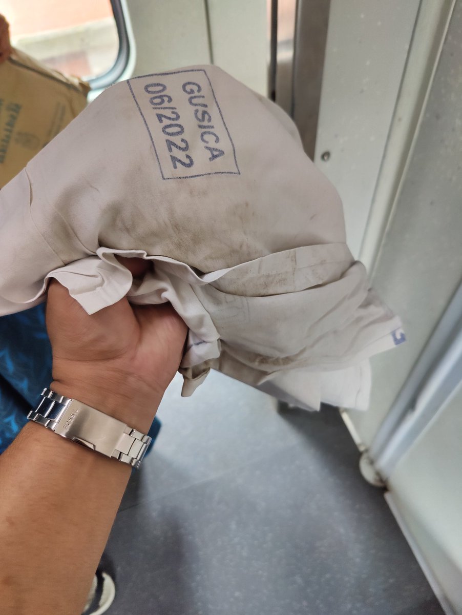 seemantrao's tweet photo. @IRCTCofficial @RailMinIndia @Central_Railway I am traveling from Pune to Nagpur in AC first class and I got dirty bed sheets. Attaching the photo. We booked first class tickets for hygiene and safety. This is not at all accepted. https://t.co/Wk0TDrqkpE
