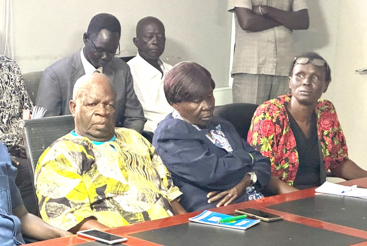 Hon. Dr. Harriet Pasquale, held an inaugural meeting with senior staff to chart the way forward for healthcare in #SouthSudan. 

The meeting focused on collaboration, addressing challenges, and strengthening healthcare programs for the benefit of all South Sudanese. 
#health  #SS