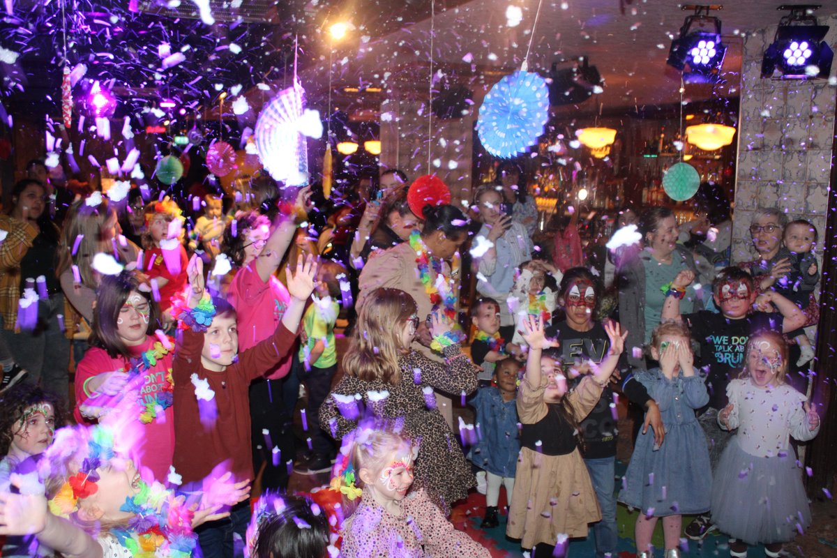 Victoria Theatre Hx (@victheatre) on Twitter photo Some say your social life ends when you have kids, we say it's only just begun. Say hello to BOOMCHIKKABOOM FAMILY RAVE! 🚨🥳
🗓️Fri 9 Aug, 11am
Join for singing, dancing, bubbles and even a snow machine! 🫧❄️
Tickets £10
Book now at: tinyurl.com/bdh92ys3
<a href="/boomchikkaboom/">Boomchikkaboom</a> Some say your social life ends when you have kids, we say it's only just begun. Say hello to BOOMCHIKKABOOM FAMILY RAVE! 🚨🥳
🗓️Fri 9 Aug, 11am
Join for singing, dancing, bubbles and even a snow machine! 🫧❄️
Tickets £10
Book now at: tinyurl.com/bdh92ys3
<a href="/boomchikkaboom/">Boomchikkaboom</a>