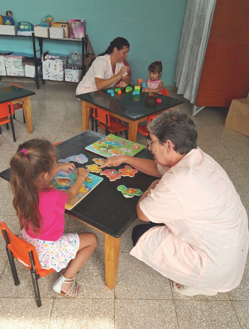Nuestro corresponsal en #Holguín, <a href="/Narr1982/">Nelson Alejandro</a> reporta sobre "Meñiques" a buen resguardo en #Cuba 
Las  casitas infantiles: espacios que ganan aceptación y reconocimiento, tanto en centros laborales como en las comunidades y familias 
#QueNadieQuedeAtrás 

juventudrebelde.cu/cuba/2024-08-0…