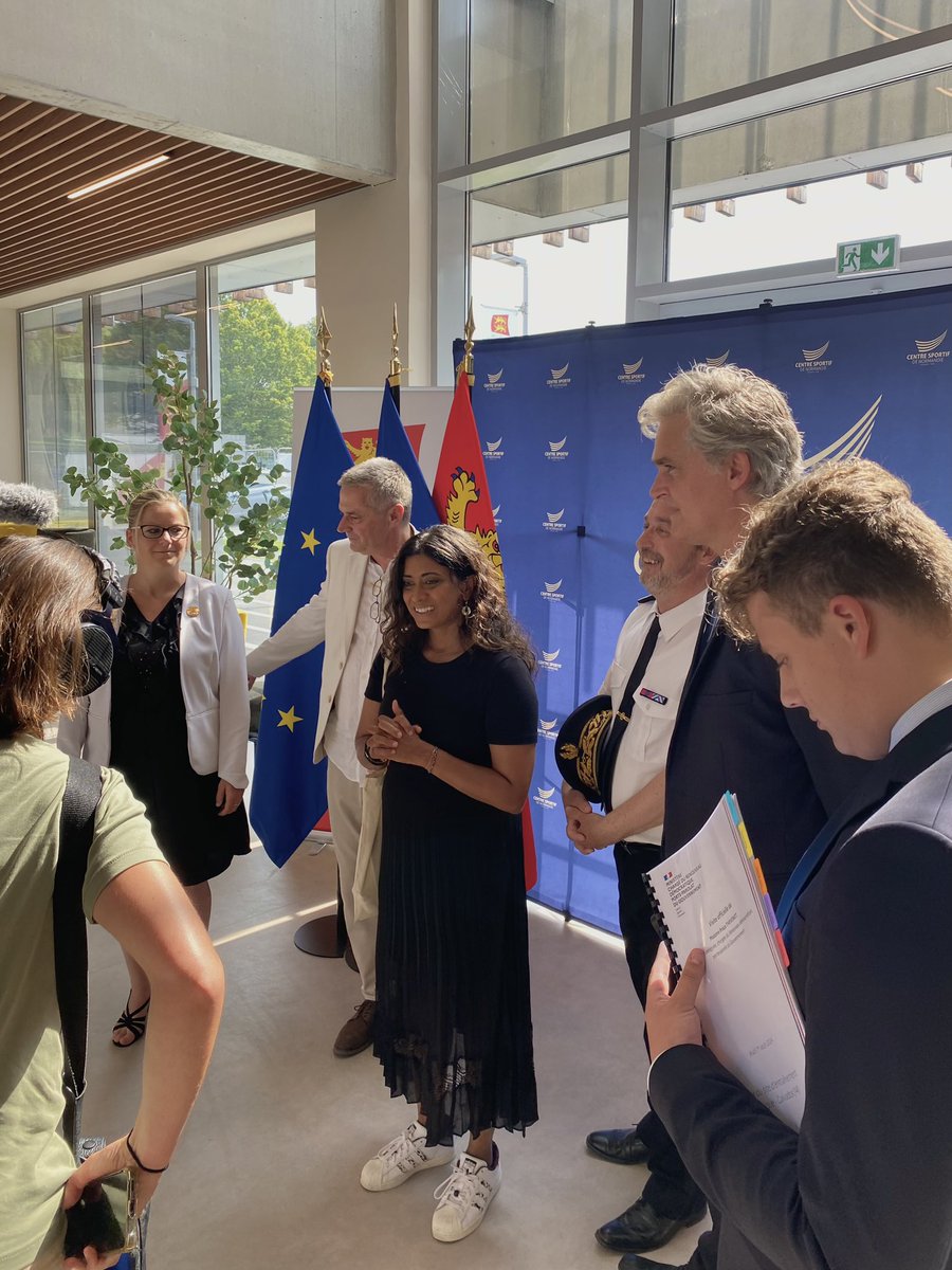 Centre Sportif de Normandie (@csnhoulgatecaen) on Twitter photo Nous sommes heureux d’avoir accueilli Madame la Ministre déléguée chargée du renouveau démocratique, porte parole du Gouvernement, <a href="/priscathevenot/">Prisca THEVENOT</a> à #Houlgate en <a href="/RegionNormandie/">Région Normandie</a> 😃
C’était l’occasion de rencontrer <a href="/USAWrestling/">USA Wrestling</a> 🇺🇸 en pleine préparation Olympique chez nous. Nous sommes heureux d’avoir accueilli Madame la Ministre déléguée chargée du renouveau démocratique, porte parole du Gouvernement, <a href="/priscathevenot/">Prisca THEVENOT</a> à #Houlgate en <a href="/RegionNormandie/">Région Normandie</a> 😃
C’était l’occasion de rencontrer <a href="/USAWrestling/">USA Wrestling</a> 🇺🇸 en pleine préparation Olympique chez nous.