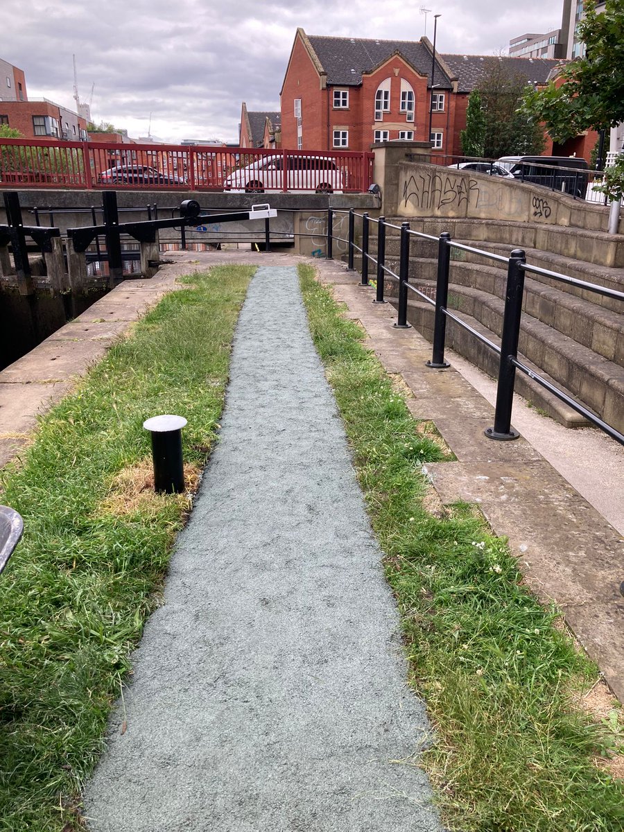 PeterBeswick CRT (@peterbeswickcrt) on Twitter photo Our fantastic volunteers have done a great job along the #AshtonCanal installing a new mooring bollard & improving access to the lock landing. 
Well done all π
#VolunteerByWater
#Volunteering Our fantastic volunteers have done a great job along the #AshtonCanal installing a new mooring bollard & improving access to the lock landing. 
Well done all π
#VolunteerByWater
#Volunteering