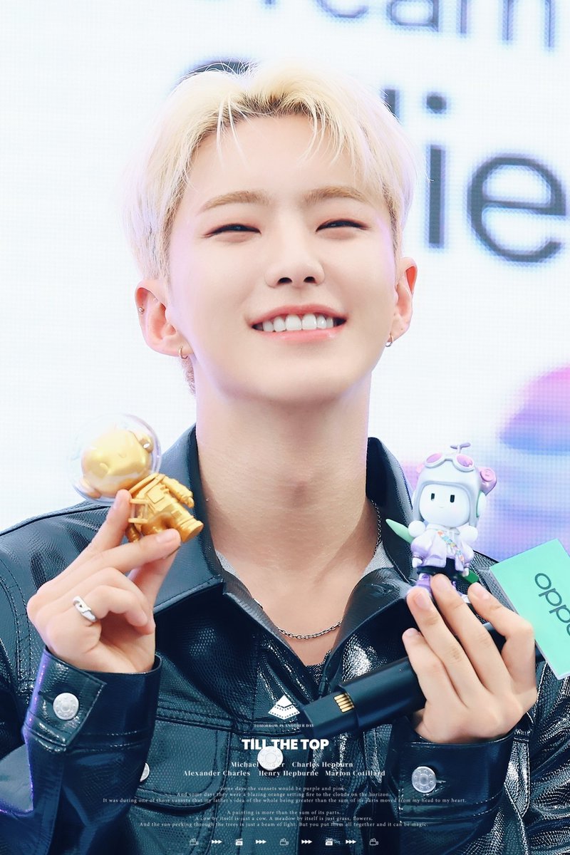 240802 OPPO 프리뷰

꺄아아아ㅏ아ㅏㅏ 오늘 진짜 아기야ㅑ💕💕

#세븐틴 #SEVENTEEN #호시 #순영 #HOSHI #ホシ 
<a href="/pledis_17/">세븐틴(SEVENTEEN)</a>