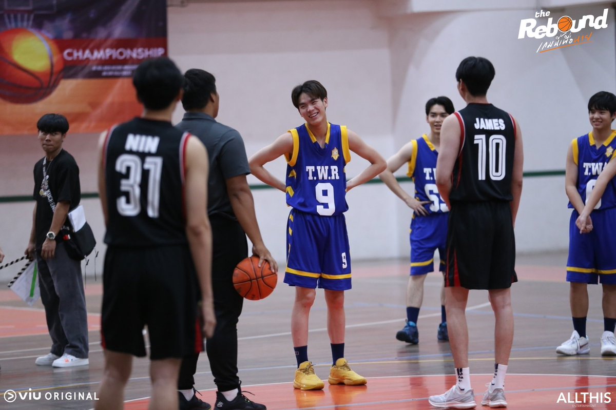 PKrittanun's tweet photo. ผมอยากขอบคุณทุกคนที่มีส่วนเกี่ยวข้องกับเรื่องนี้ เป็นซีรีส์ที่ผมชอบมากๆ ผมดีใจที่เรื่องนี้ ขึ้นไป Top 1 Viu ผมอยากขอบคุณ พี่กอล์ฟ พี่โย ทีมงานทุกๆคน แฟนคลับทุกคนที่ช่วยกันปั่นเทรน เเละ support พวกเราเสมอมา เป็นส่วนสำคัญมากจริงๆครับ  “เซ็น” จะอยู่ในใจผมเสมอครับ รักเซ็น-ริว🏀❤️ https://t.co/fYXJ6e4cn5