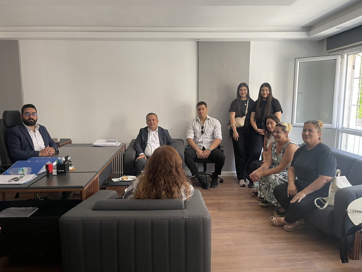 avsinanshn's tweet photo. Deva Partisi Keçiören İlçe Başkanımız Ali ÖLMEZ ve kıymetli teşkilatını bugün ilçemizde ağırladık. Bu güzel ziyaretleri ve hayırlı olsun dilekleri için kendilerine teşekkür ederiz.@aliolmezz06 @Keciorenedeva @cankayayadeva https://t.co/PF5H2Gbr1P