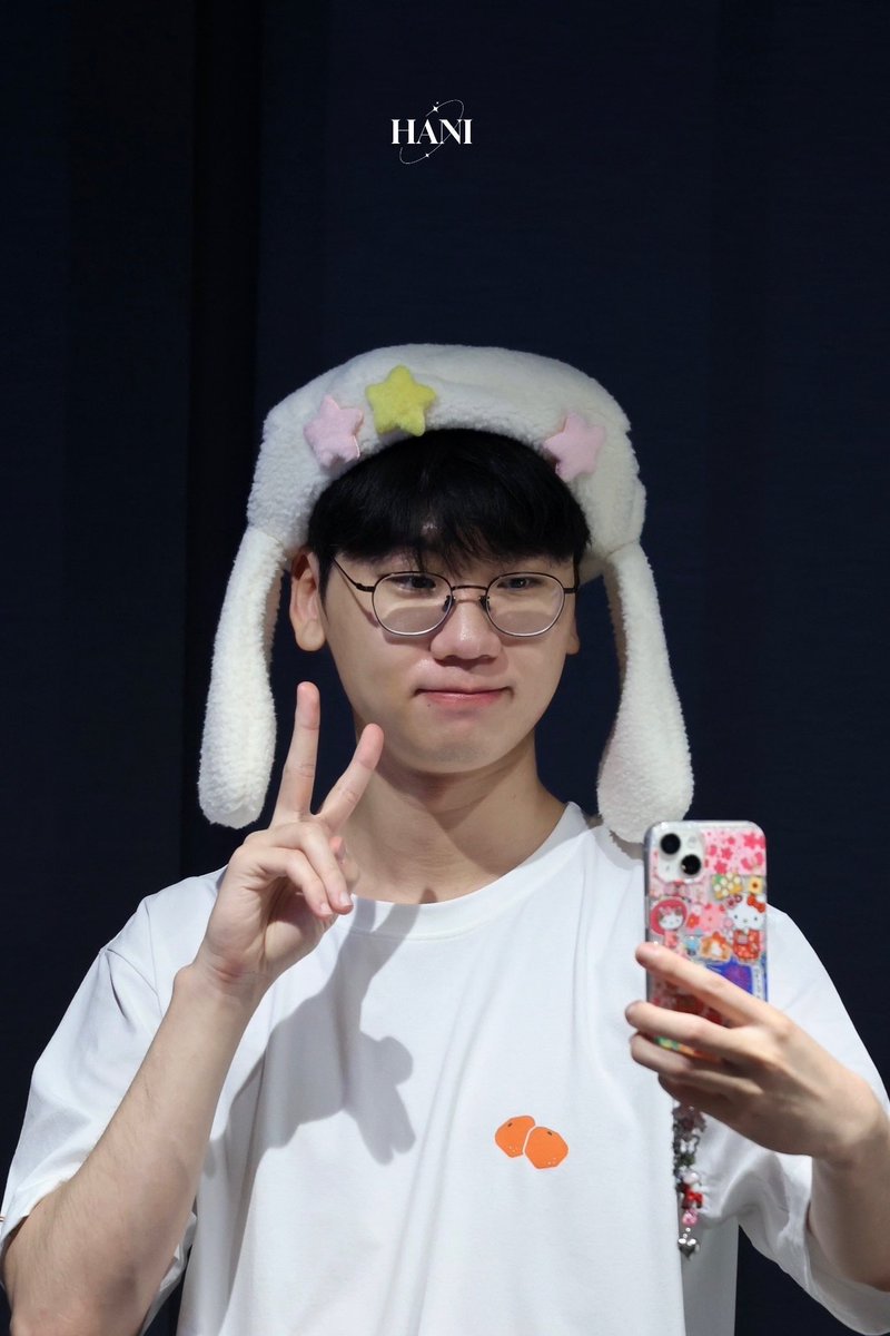 Hani3223's tweet photo. 세상에서 가장 귀여운 토끼 

240802 HLE 승리 팬미팅

#도란 #Doran #HLE https://t.co/Jm5PbVvsqN