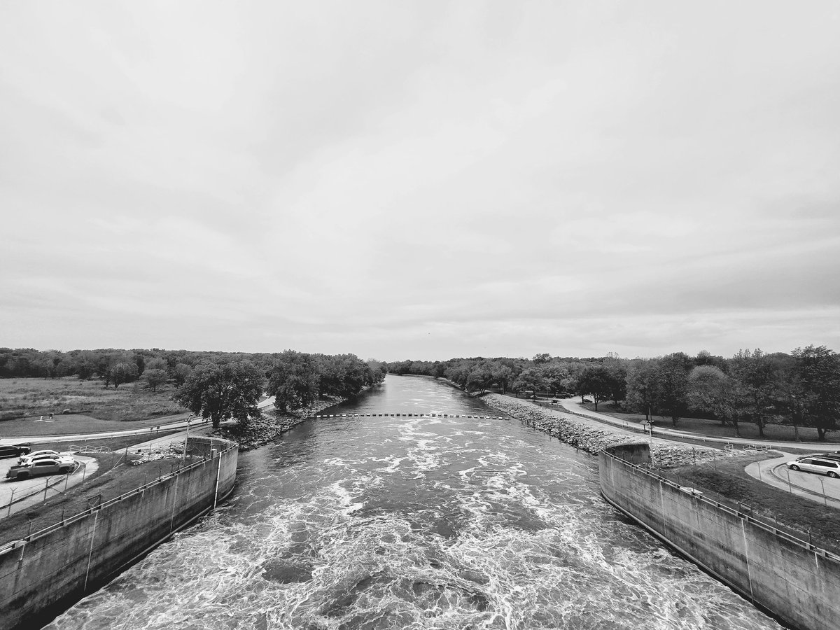 vintiga's tweet image. Spill Way

#SpillWay #CarlyleLake #VisitIllinois #Outside #WalkAbout #PhotographyIsArt #Photography #BlackAndWhite #BlackAndWhitePhotography #GalaxyS24Ultra #GalaxyS24 #GalaxyS24Photography
