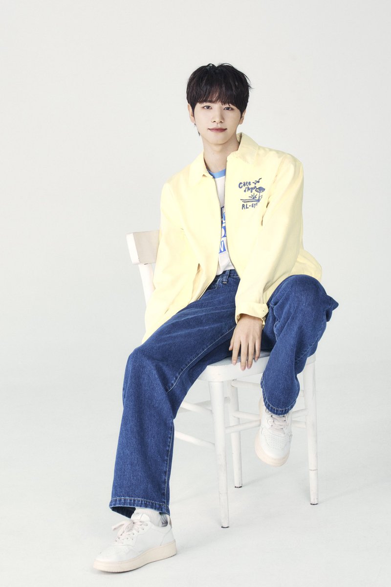 [📷]

Fresh photos of LE'V coming! 📷💛🤍

#LEV #레비 #レビ
