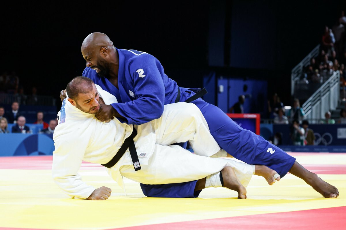 le_Parisien's tweet photo. Guram Tushishvili, 29 ans, champion du monde 2018, a perdu ses nerfs après avoir été projeté sur le dos par Teddy Riner après 2 min 39 de combat

Il est totalement exclu de la compétition

➡️ https://t.co/wnzcLWihpV https://t.co/lUBFblwRIJ