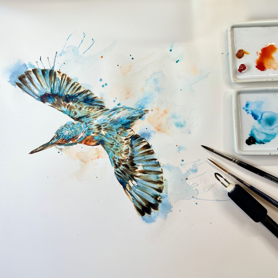 Artist Cherry Ferris creates a stunning Kingfisher using pyrography. Follow along and join Cherry as she teaches you how to master this medium and create a beautiful pyro bird.
SAA Members can read the tutorial online via the Community site. Sign up today: saa.co.uk/join