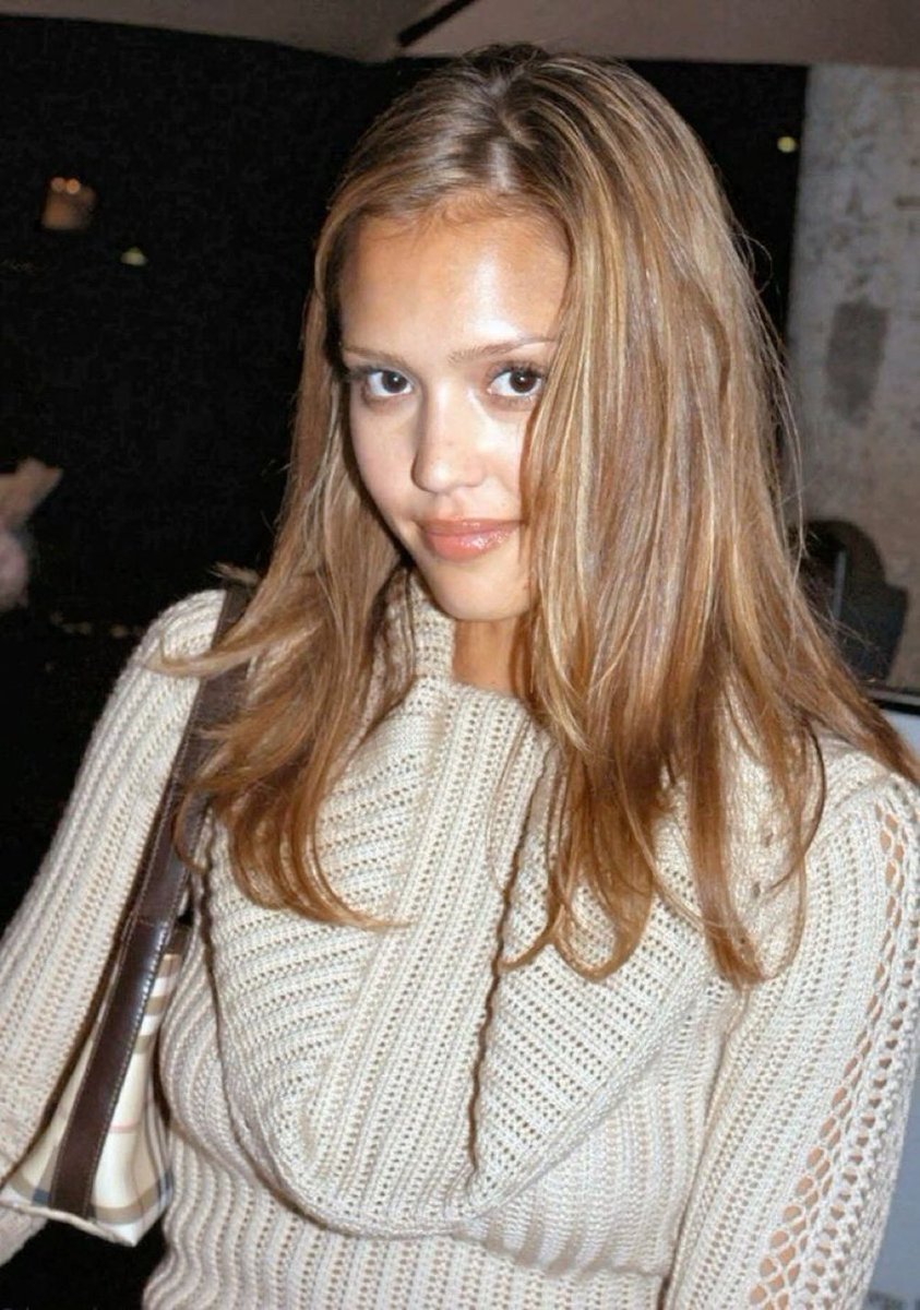 I need to start deermaxxing like this like this is a makeup style for being hunted in the woods and that’s personally when I feel the most beautiful