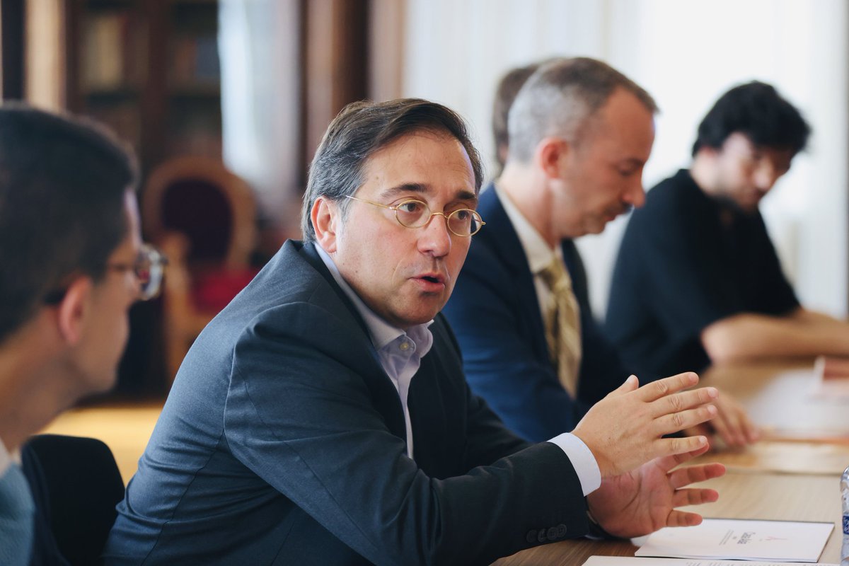 Este mediodía el ministro <a href="/jmalbares/">José Manuel Albares</a> ha visitado la futura sede de Casa Asia en el recinto del Palacio de Pedralbes de #Barcelona. 

🔸Le han acompañado: 
<a href="/AnnaDotor/">Anna Dotor</a> de <a href="/exteriorscat/">Unió Europea i Acció Exterior</a> 
@JordiValls13 del <a href="/bcn_ajuntament/">Ajuntament de Barcelona</a> y
<a href="/javierparrondob/">Javier Parrondo</a> de <a href="/CasaAsia/">Casa Asia</a>

🏤 La sede se ubicará en dos