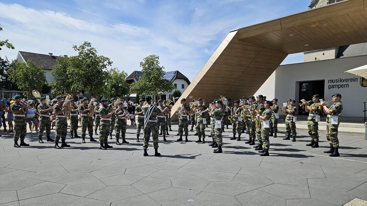 1968Ger's tweet image. ❤️en Dank an die Militärmusikerinnen- und Musiker des Einrückungsturnus 8/2023. Ihr wart ein großartiges Orchester.  Bewahrt die gewonnene Kameradschaft. Wir wünschen euch das Allerbeste und viel Glück in der Zukunft!!!  #Bundesheer