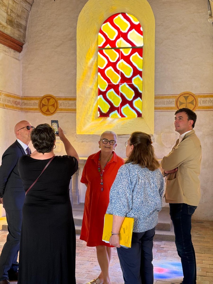 🏰À la rencontre du Bois Orcan, joyau du patrimoine, de ses mécènes, ses artisans, avec M. le Préfet de région, Mme la directrice de la DRAC Bretagne, M. le Recteur d'Académie.
#PaysdeChâteaugironCommunauté <a href="/bretagnegouv/">Préfet de Bretagne et d'Ille-et-Vilaine</a> <a href="/IChardonnier/">isabelle chardonnier</a> <a href="/MinistereCC/">Ministère de la Culture 🇫🇷</a> <a href="/acrennes/">Académie de Rennes</a> <a href="/emmanuel_ethis/">Emmanuel Ethis</a>