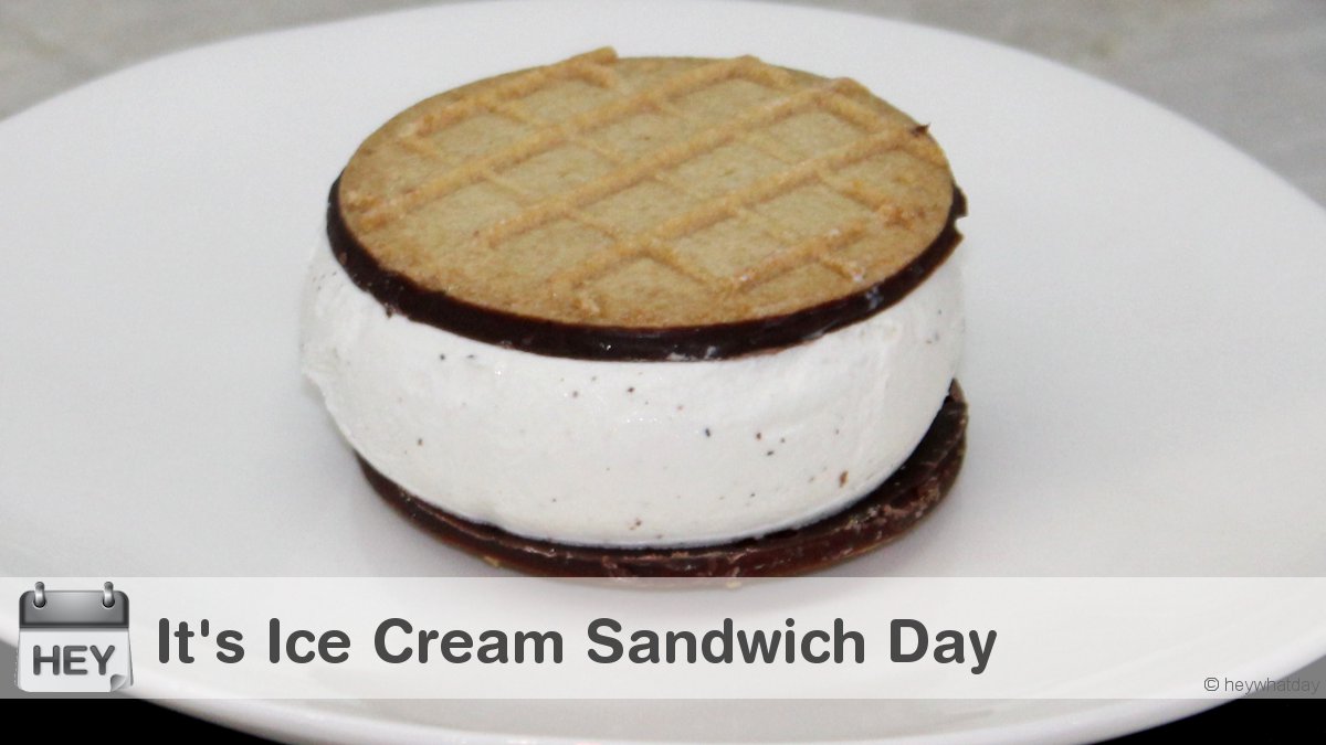 HeyWhatDay's tweet photo. It's Ice Cream Sandwich Day! 
#IceCreamSandwichDay #NationalIceCreamSandwichDay #IceCreamSandwich https://t.co/oY4f0nhFlG