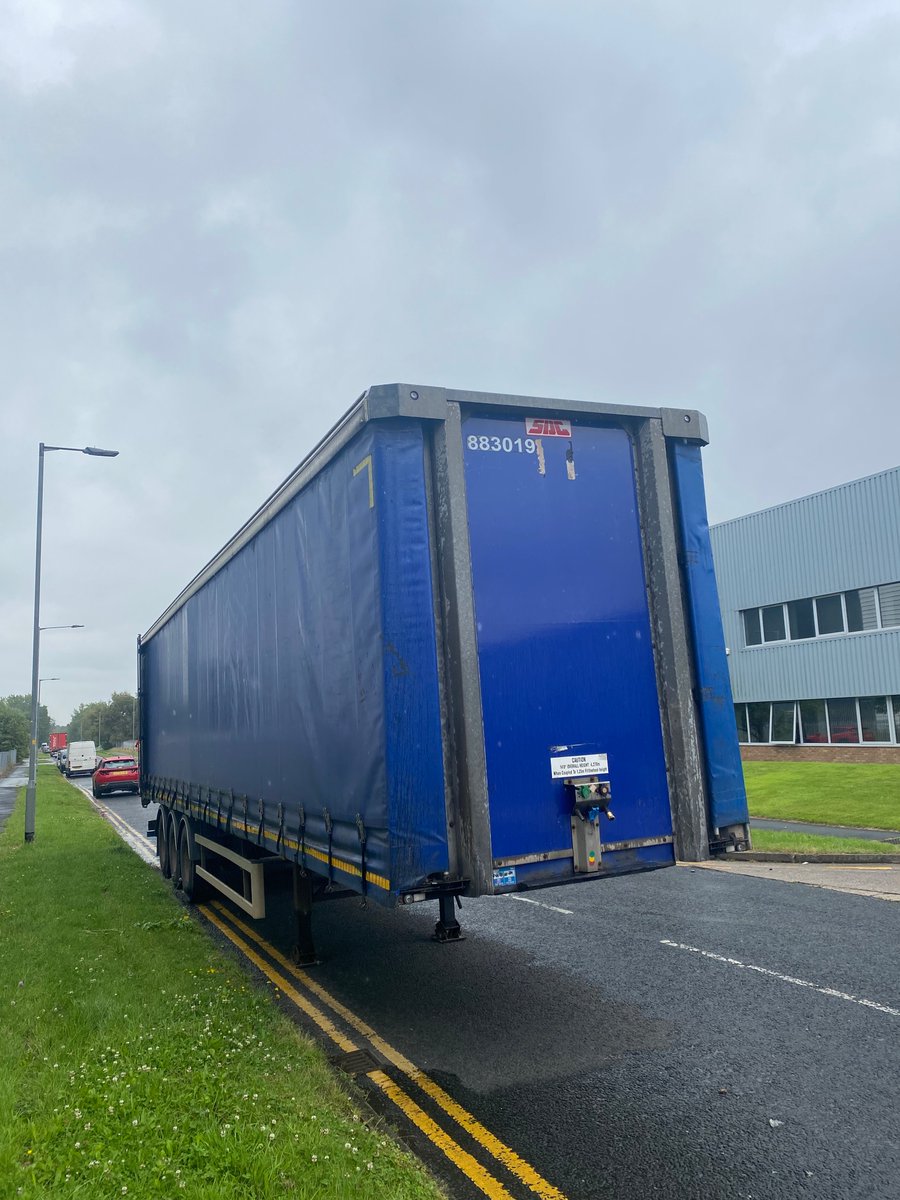 NaVCIS_UK's tweet photo. Last week, great partnership work with colleagues at @LancsPolice led to the NaVCIS Freight officer
recovery of three stolen curtain sider trailers - returned to a delighted business owner - enquiries are on going #NaVCISFreight #HGV #TRUCKING https://t.co/DJijuxMk60