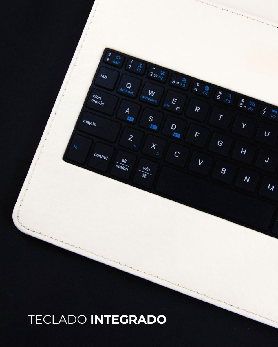 subblim's tweet photo. ¡Elegancia y funcionalidad en uno! 🌟 Descubre la Funda Teclado Keytab Pro BT Trendy en Mármol Blanco. Con teclado integrado y una conexión Bluetooth fácil, es el complemento perfecto para tu tablet. 💻✨ #EstiloYFuncionalidad #TecnologíaDeVanguardia #fundaipad #pcsetup https://t.co/3KpaTsBtE9