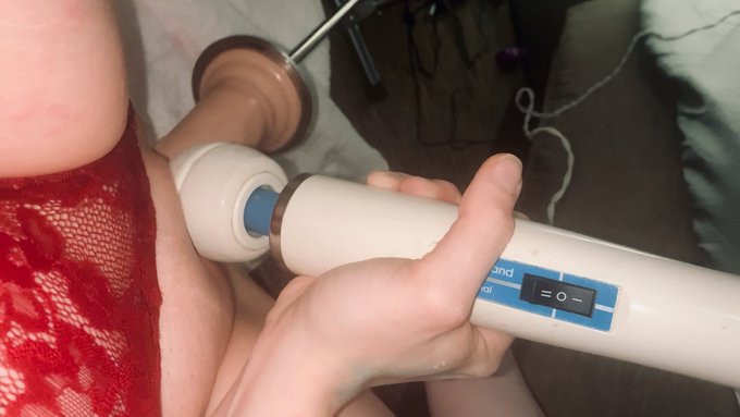 I just sold a video on #realloyalfans. Take a look here: https://t.co/npKyFaeG3y https://t.co/hwhVwE<a href="/tag/realloyalfans"class="tags">#realloyalfans</a>