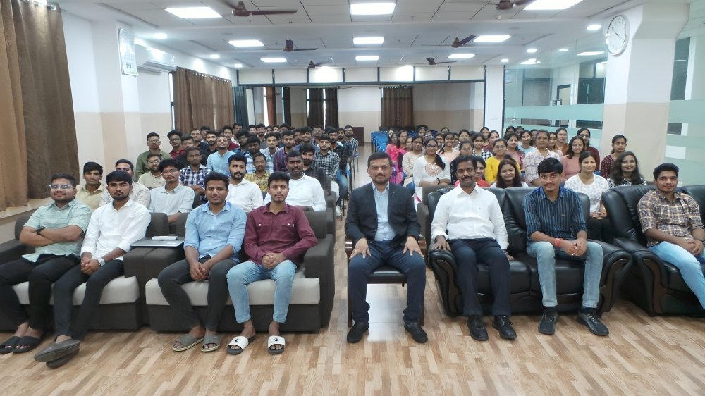 iipm_bangalore's tweet photo. IIPMB welcomes Mr. Sumanth D C from East West Seed for a #corporatetalk on the "#AgriInput Industry," covering #industrysegments and #supplychain .

Thanks to Prof. John Mano Raj, APF Dr. Shilpa K, and Mr. Franklin Fernando S for organizing this session. https://t.co/NcDJyUHTvF