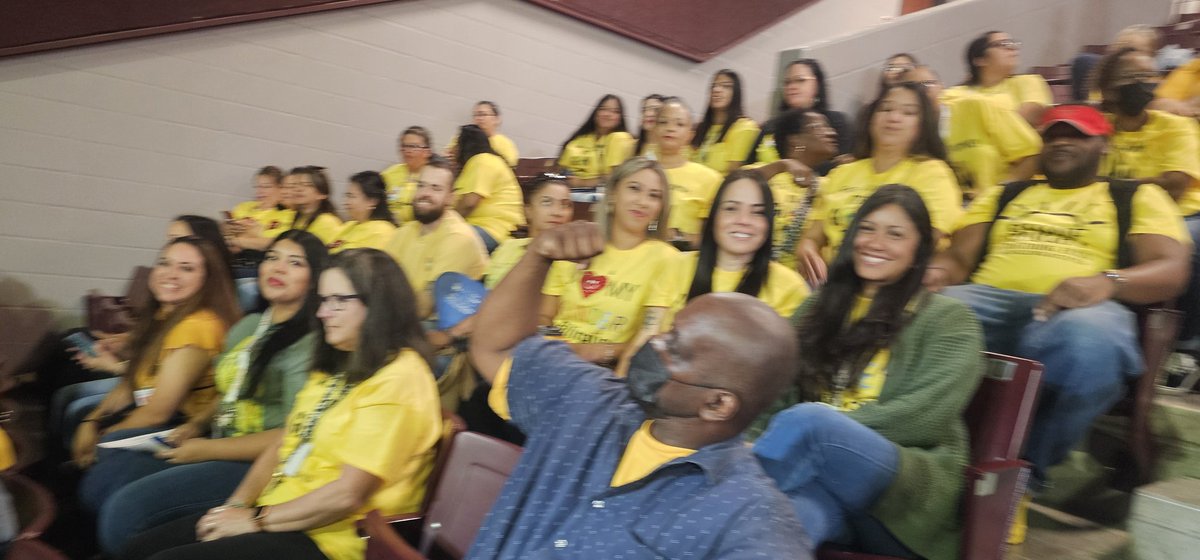 RendonGL401's tweet photo. @GarciaLeza_AISD is READY for success this 24-25 school year! #ChallengeAccepted #MyAldine @PattyWillis1 @KimberlyBowie11 @shinebrightPat @drgoffney https://t.co/YjSsKu6ZKs