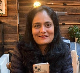 geshNHS's tweet photo. 💬“I arrived in England aged 20, ready to immerse myself in a different culture and kickstart a career in the NHS."
Hemali Udani, Head of e-Rostering at ESTH, is fluent in six languages.
Read more about Hemali - this week's #Teamgesh staff story - here➡️https://t.co/vk1rIoMocR https://t.co/buigfPToNW