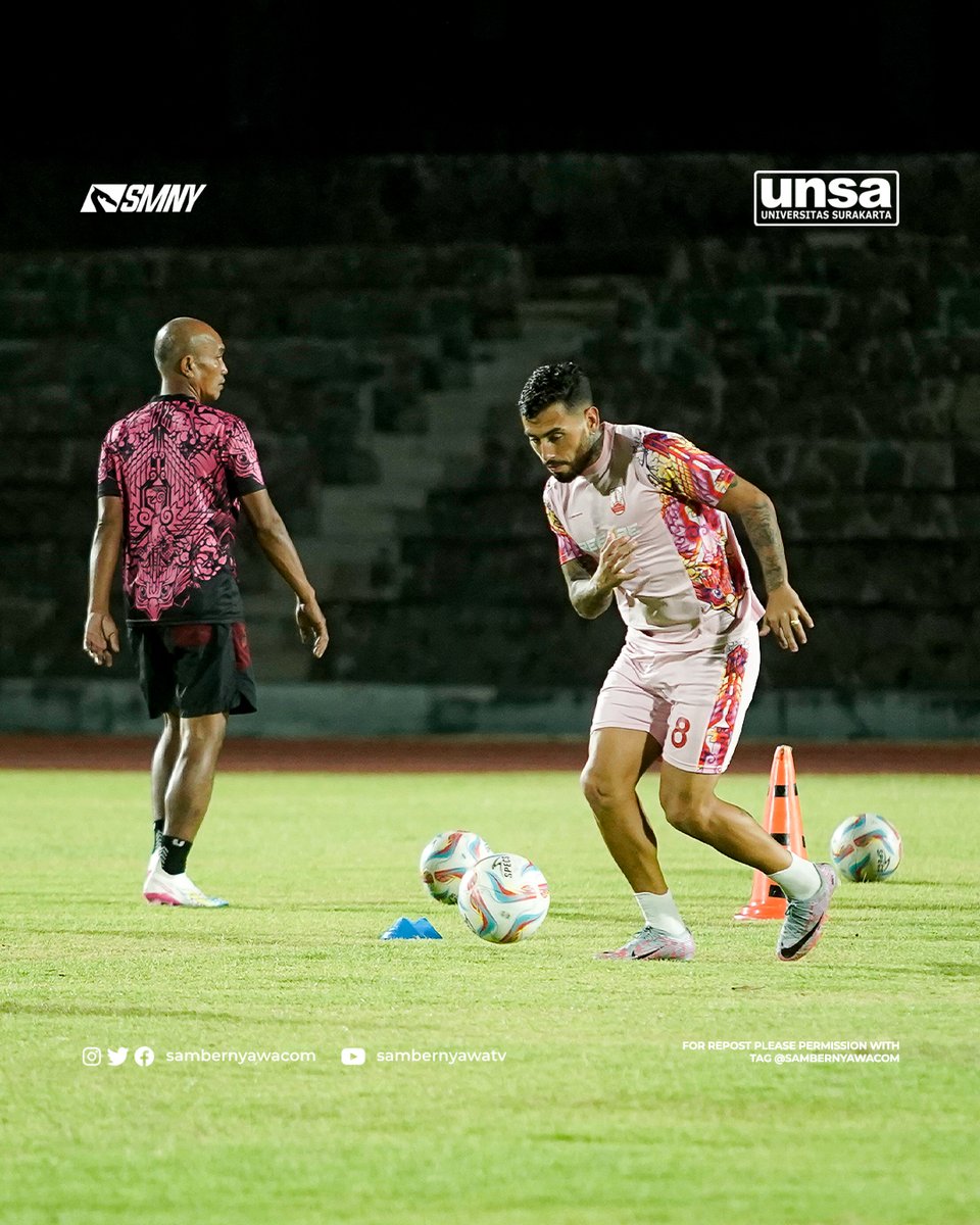 SambernyawaCom's tweet photo. Persiapkanlah yang terbaik untuk laga pamungkas Piala Presiden 2024, Laskar Sambernyawa!

🔻🔻🔻

@unsaofficial ‼️
Kuliah di Solo, UNSA aja

#Sambernyawa
#PersisSolo
#PialaPresiden2024 https://t.co/TT10WeMwxb