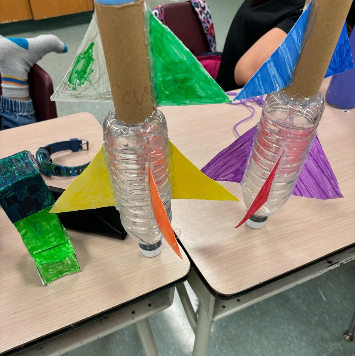 EFKCorp's tweet image. One small step for kids, one giant leap for craft-kind!

These mini rockets are ready to make their way to the Red Planet. Space control: EFK Toronto-York Region is ready for liftoff.📻🚀
#MissiontoMars #EngineeringForKids #EFKTorontoYork