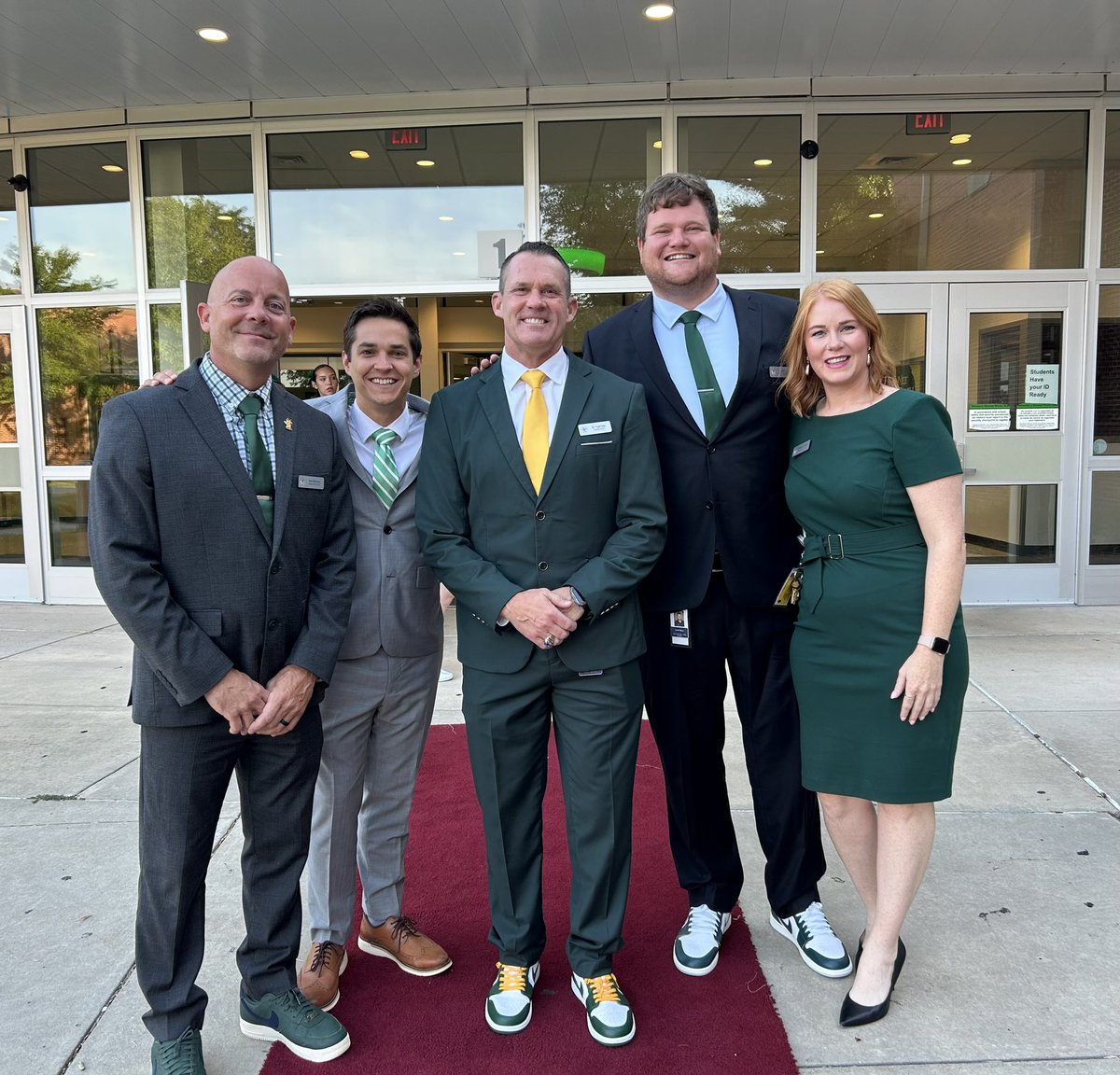 SMSouthTDain's tweet image. Let GO‼️ Always a great tradition to welcome our new #TeamSOUTH Teachers!  So proud of this A-Team for Rockin’ it today and everyday!  Welcome to @theSMSD !
#RaiderPride 🔰#CultureWins