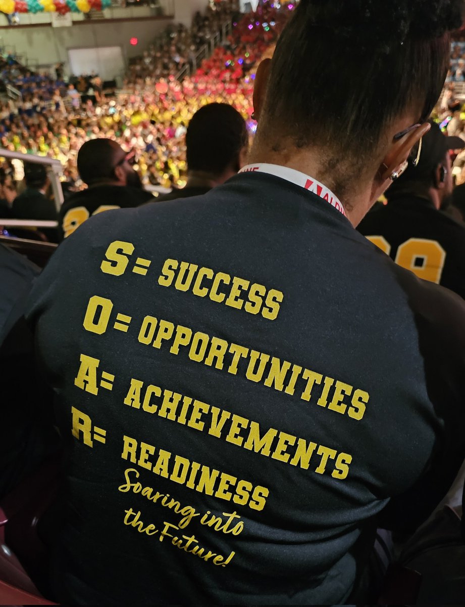 Ike9_AISD's tweet image. @@Ike9_AISD teachers &amp;amp; staff are ready to kick off another swooptastic school year in @AldineISD ! #swoopswoop #myaldine