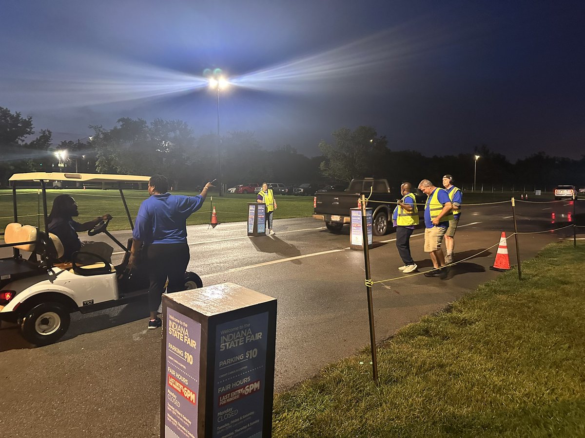 msallenips's tweet image. Grad pathway requirement 2: Learn and Demonstrate Employability Skills, anyone? 

The Continentals are at the @IndyStateFair #LearnAndEarn #WBL #Bucket2 #FamilyFoodFundamentals

🎟️ Diversity 
🎟️ Opportunity 
🎟️ Achievement