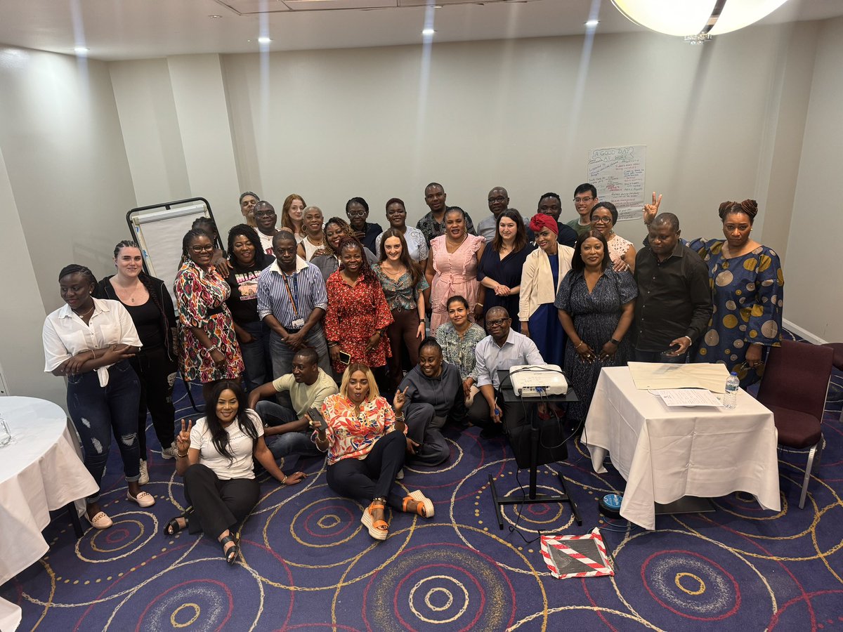 🎉 Productive morning spent with Knight Ward, female acute mental health, looking at #JoyInWork what makes a good day &amp; what impacts it! 

👥 Reflecting on &amp; celebrating good practice is just as important as identifying what needs to improve #QItwitter #IHI white-paper