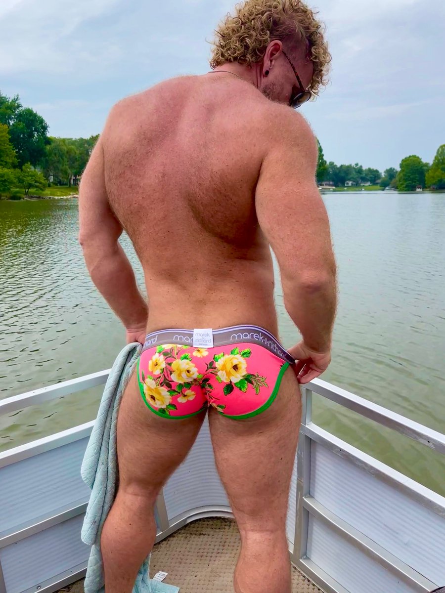 Scruffy_Viking's tweet photo. #humpday https://t.co/YIsWHJPD31