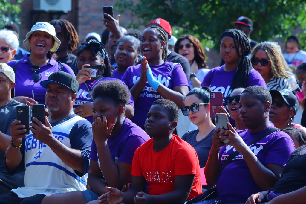 YG_Chicago's tweet photo. It takes all of us to create safe communities. Youth Guidance’s WOW and BAM staff members and students were proud to show up to support Mayor Brandon Johnson’s Take Back the Block community event in the Greater Grand Crossing neighborhood!
#TakeBackTheBlock https://t.co/7WK2GsHv7c