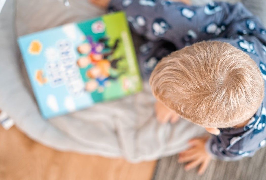 pepe_cz_'s tweet photo. Objevte kouzlo starých dětských knih! 📚✨ Pro děti ve věku 2 a 5 let jsme připravili výběr knih, které podporují rozvoj řeči, paměti a fantazie. 🌟👧🧒 #DětskéKnihy #ČteníProDěti #RozvojDětí Přečtěte si více na https://t.co/DWltlAztrT https://t.co/BvHmgKtXFO