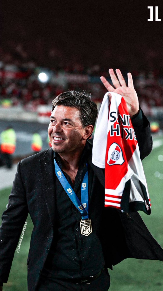 Vuelven las risas, vuelven los buenos momentos, vuelve el buen Futbol.

Bienvenido a casa ídolo, bienvenido Marcelo Gallardo.