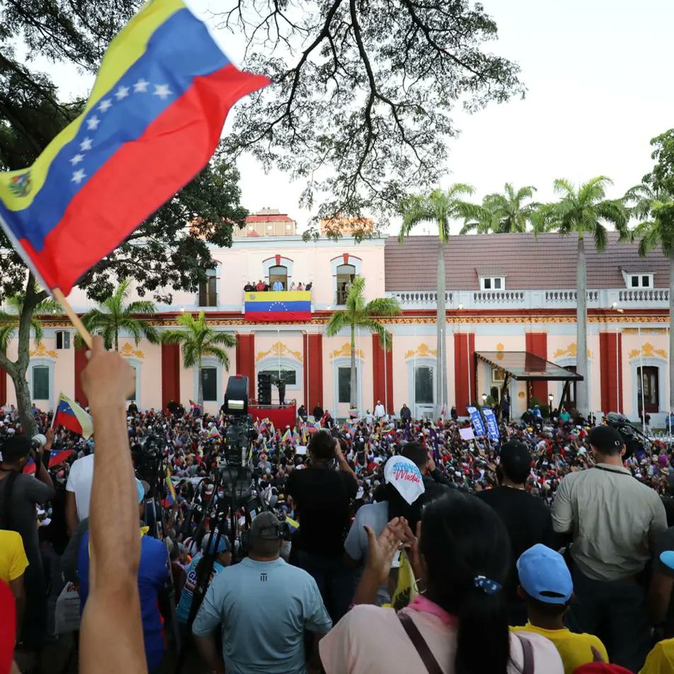 vargas_mimou's tweet image. No detendrán la lucha de un pueblo que quiere vivir en paz y democracia. Junto al Pdte @NicolasMaduro continuamos en defensa de Venezuela. 

#VenezuelaEsPaz