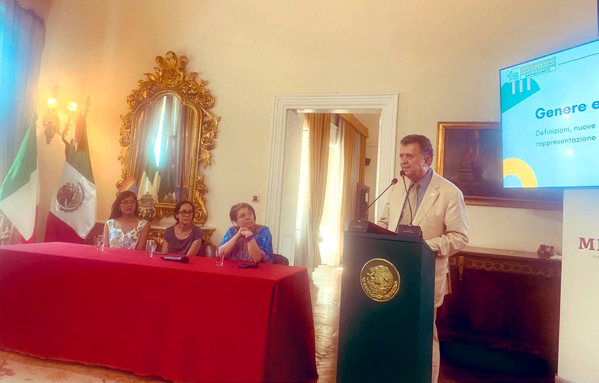 EmbaMexIta's tweet photo. En el marco de la co-presidencia 🇲🇽-🇩🇪 de la Coalición por la Igualdad de Derechos 2022-2024, las Embajadas de ambos países, junto al @gaycenter_it, llevaron a cabo en @EmbaMexIta el laboratorio de capacitación y sensibilización #GayHelpLine.
La Emb. de 🇲🇽 en 🇮🇹 es #ZonaSegura. https://t.co/w8Jb1sOI6Q
