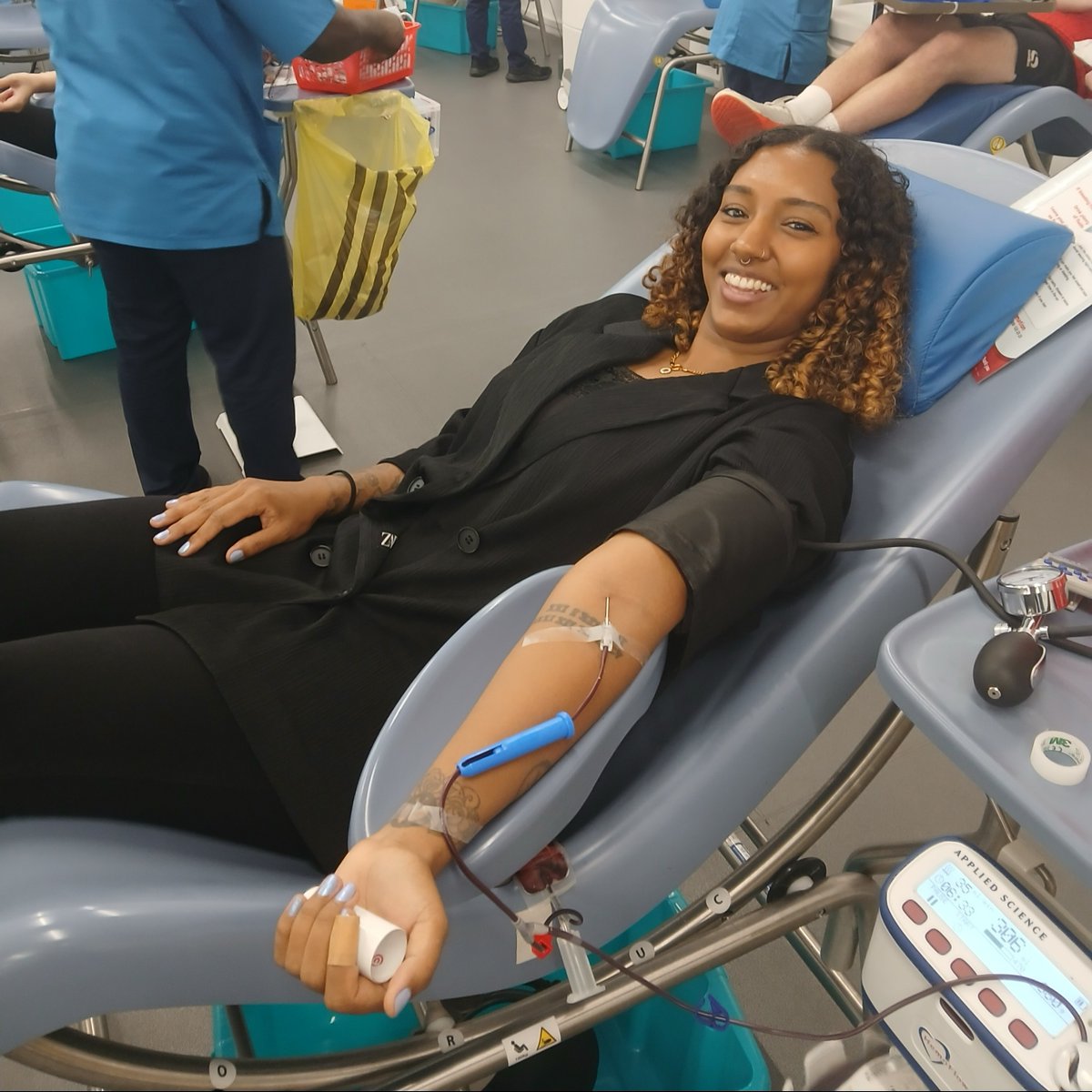 Aisha is an O positive blood donor, donating for the first time at Shepherd's Bush. ❤️ 

We still urgently need people with 🅾 positive or 🅾 negative blood to book in, donate and help us fill appointments and boost stocks. ➡️ orlo.uk/33jZt
