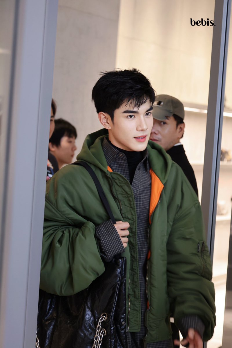 bebisx98's tweet image. i got lucky finding u ✨

BALENCIAGA BOY FOTFOT
#BalenciagaxFourth
#fourthnattawat @tawattannn