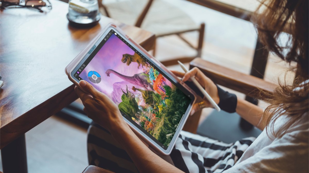 Affinity's tweet image. If you're working on an iPad, Affinity's Command Controller allows you to alter your current tool's behaviour using modifier buttons. Learn how to use it to streamline your workflow affin.link/xq9z 

#affinityphoto #affinitydesigner #affinitypublisher