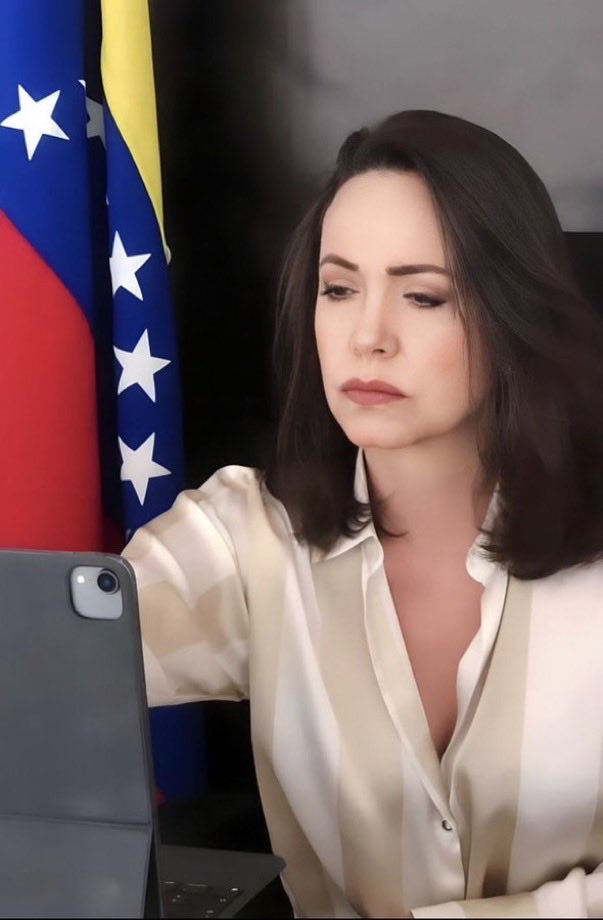 lilianaf523's tweet photo. ATENTOS VENEZUELA. MARÍA CORINA: “Alerto al mundo sobre la escalada cruel y represiva del régimen, que hasta hoy cuenta con más de 177 detenciones arbitrarias, 11 desapariciones forzadas y al menos 16 asesinatos en las últimas 48 horas”. https://t.co/GpiI2Q7UvL