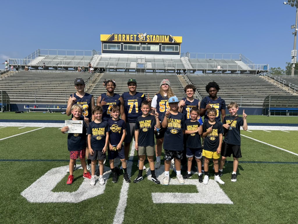 CoachShort_'s tweet photo. CONGRATS to our GAME DAY CHAMPS! 3rd/4th grade: Georgia Bulldogs. 5th/6th grade: Kansas City Chiefs
#GoHornets #ChampionshipMentality 
@SalineFootball @SalineCommEd https://t.co/Wg94xfk7ED