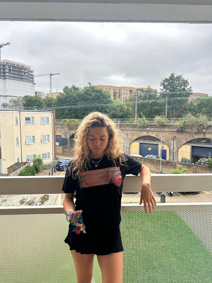 niluferyanya's tweet photo. Ready 4 sun 🌞 

Can’t wait to be back on the very long road and play some shows for you💕 https://t.co/oM0kF3Cw2Z