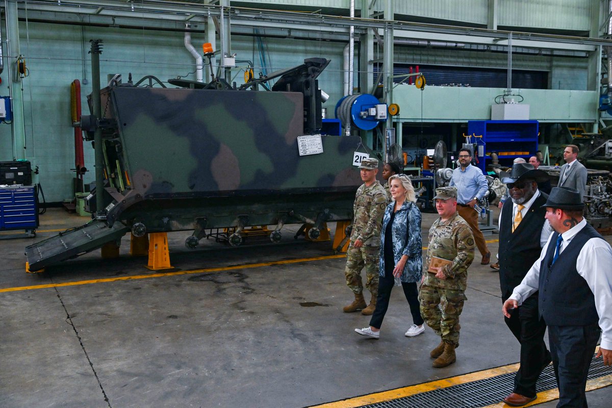 Secretary of the Army (@secarmy) on Twitter photo We demonstrate our commitment to the U.S.-ROK Alliance with our annual rotational deployments like @3rdCavalryRegm and our ability to have 4th Battalion, 70th Armored Regiment, 1st Armored Brigade Combat Team, <a href="/1stArmoredDiv/">1st Armored Division</a> rapidly deploy this week from <a href="/FortBlissTexas/">U.S. Army Fort Bliss</a> to We demonstrate our commitment to the U.S.-ROK Alliance with our annual rotational deployments like @3rdCavalryRegm and our ability to have 4th Battalion, 70th Armored Regiment, 1st Armored Brigade Combat Team, <a href="/1stArmoredDiv/">1st Armored Division</a> rapidly deploy this week from <a href="/FortBlissTexas/">U.S. Army Fort Bliss</a> to