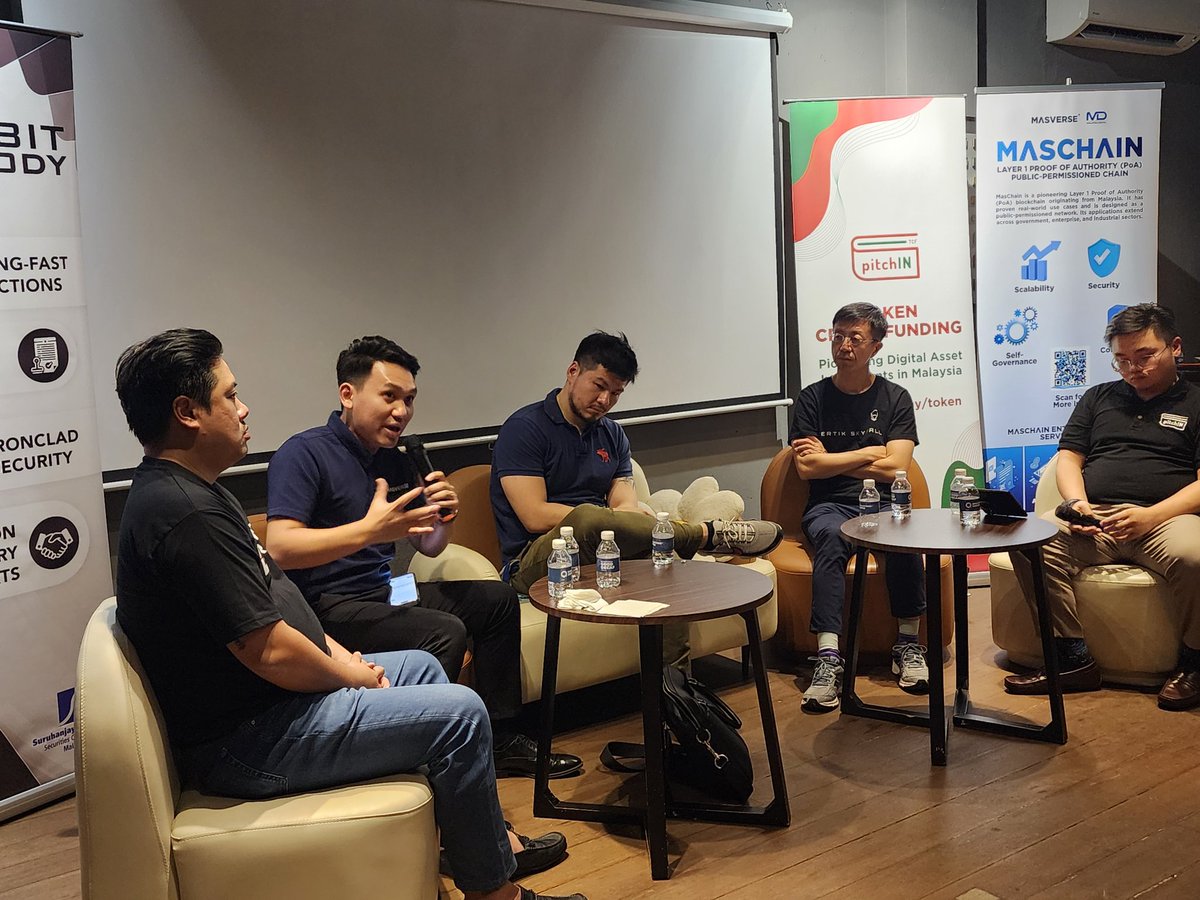 ashranghazi28's tweet photo. Had a great session at Malaysia Blockchain Week meeting with fellow Blockchain and Crypto enthusiast. 

Chats about IEO Token Fundraising, Securities Commision perspective on Digital Assets, How to foster innovation thru collaboration to enhance Web3 space and lots more. https://t.co/POdH6kW8b3