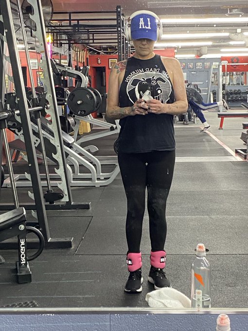 That #thighgap though https://t.co/z8U5c7Cz7u<a href="/tag/thighgap"class="tags">#thighgap</a>